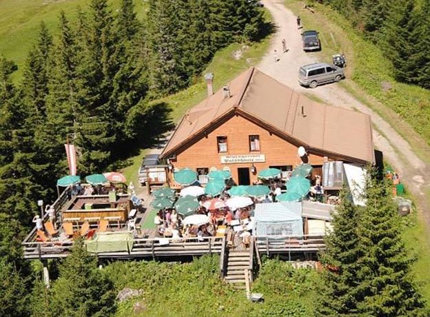 Bergfrühstück auf der Palüdhütte