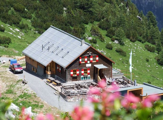 Zur Oberzalim- oder Sarotlahütte mit Peter