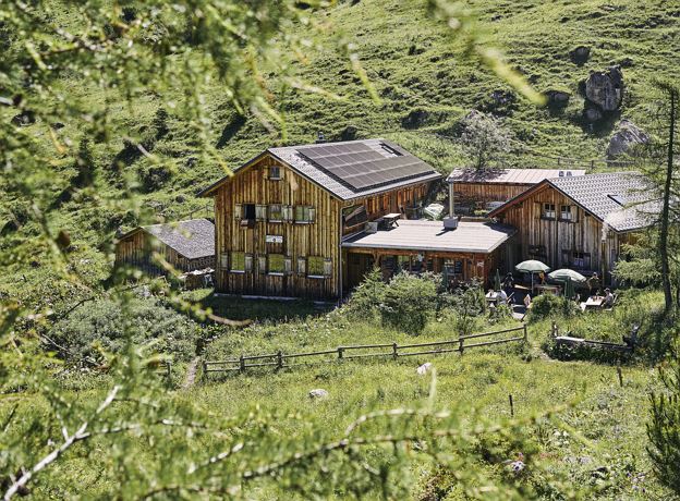 Pizza-Freitag auf der Sarotlahütte