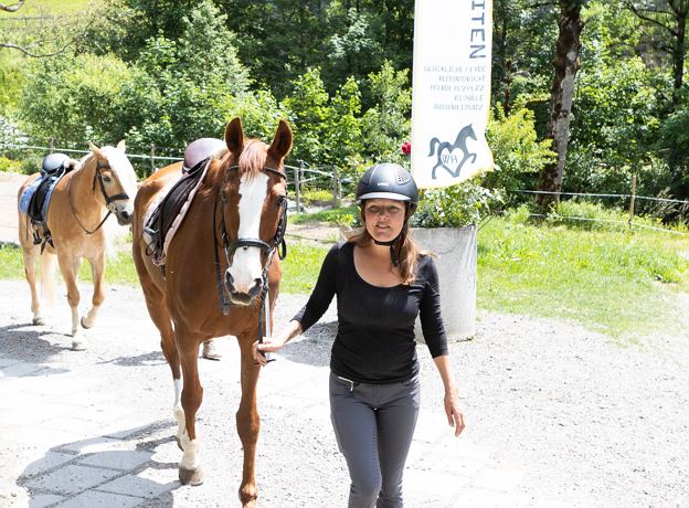 Pony Trekking beim Walliserhof