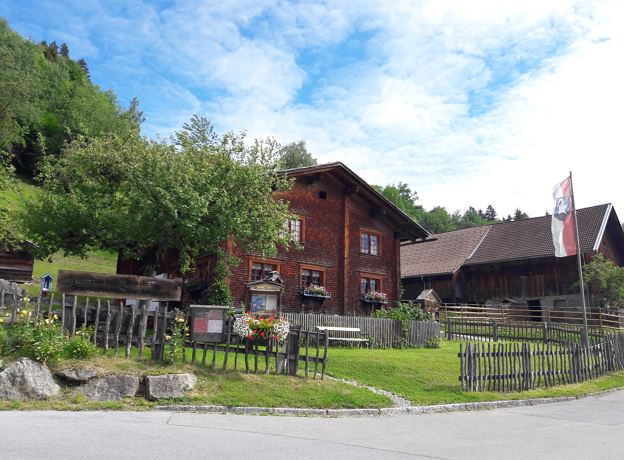 Sonnwendfeier am Museum Paarhof Buacher
